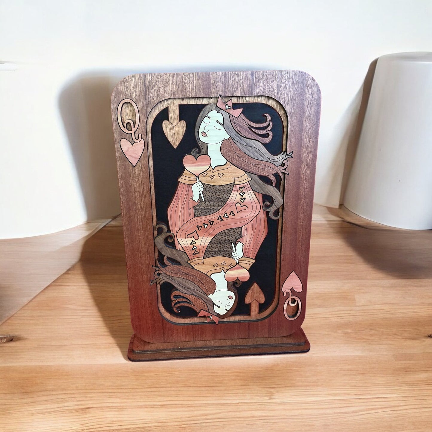 Queen of hearts shelf sitter
